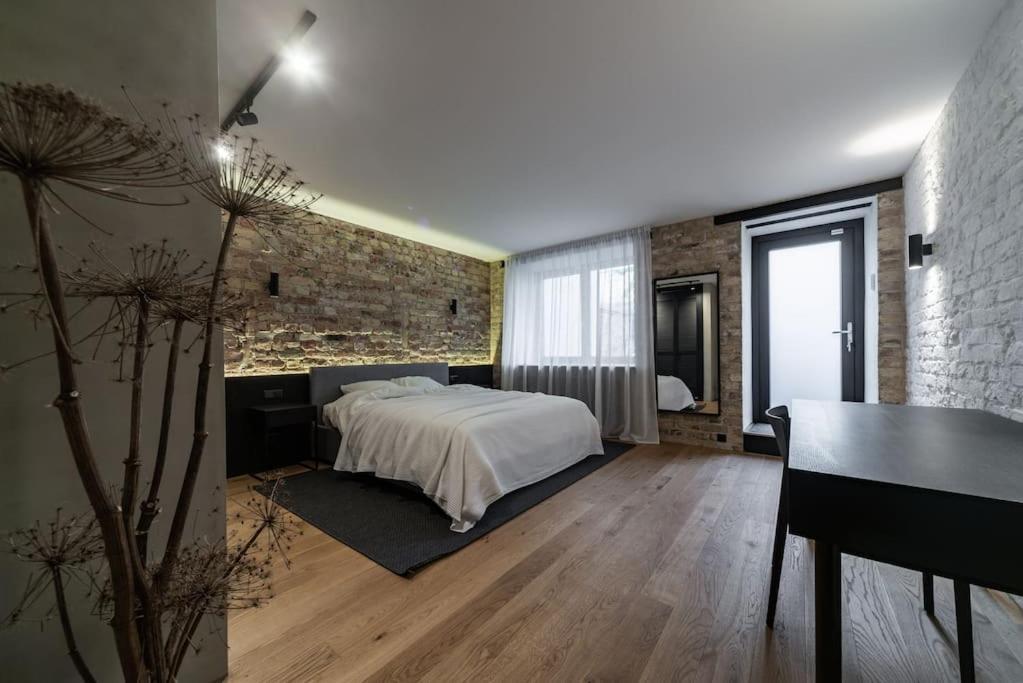 3 Storey Apartment With A Character And A Terrace 리가 외부 사진