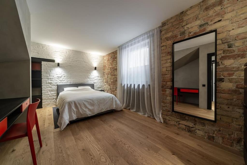 3 Storey Apartment With A Character And A Terrace 리가 외부 사진