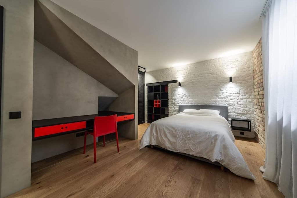 3 Storey Apartment With A Character And A Terrace 리가 외부 사진